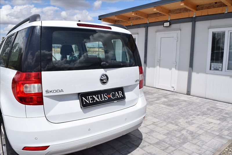 Škoda Yeti 1,2 TSI 77KW NÍZKÉ KM NOVÁ STK - fotka 12 z 46
