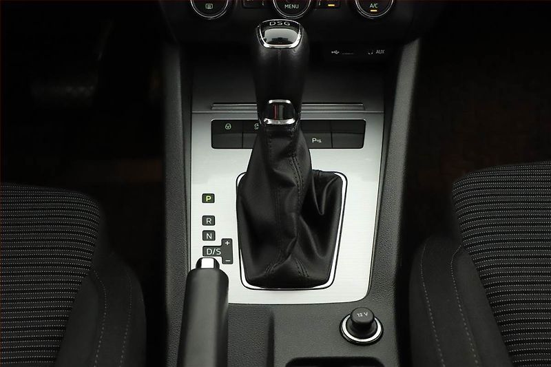 Škoda Octavia (2016) 1.6 TDI, Automat, Navi - fotka 12 z 18