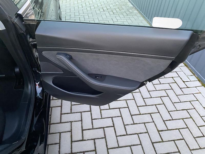 Tesla Model 3 REFRESH - ZÁRUKA TESLA MATRIX - fotka 27 z 35