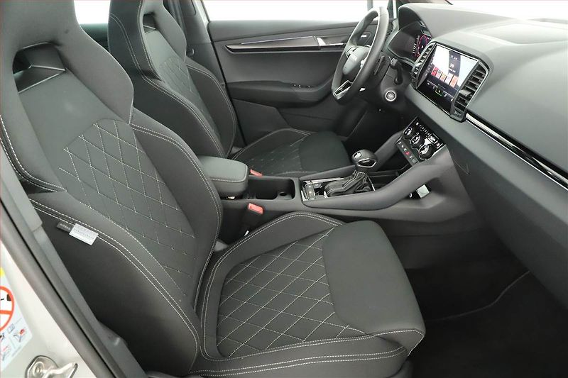 Škoda Karoq (2025) 1.5 TSI, Sportline, Navigace - fotka 7 z 20
