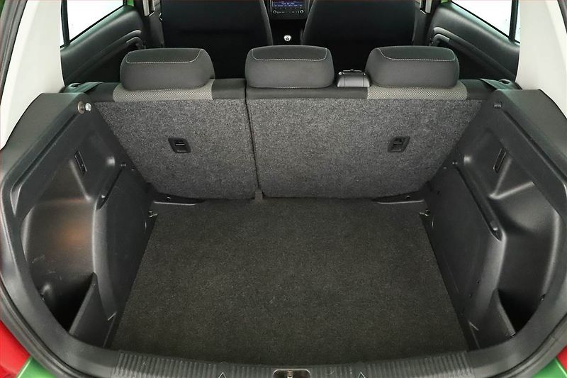 Škoda Fabia (2011) Sport 1.2 TSI, jezdí výborně - fotka 11 z 12