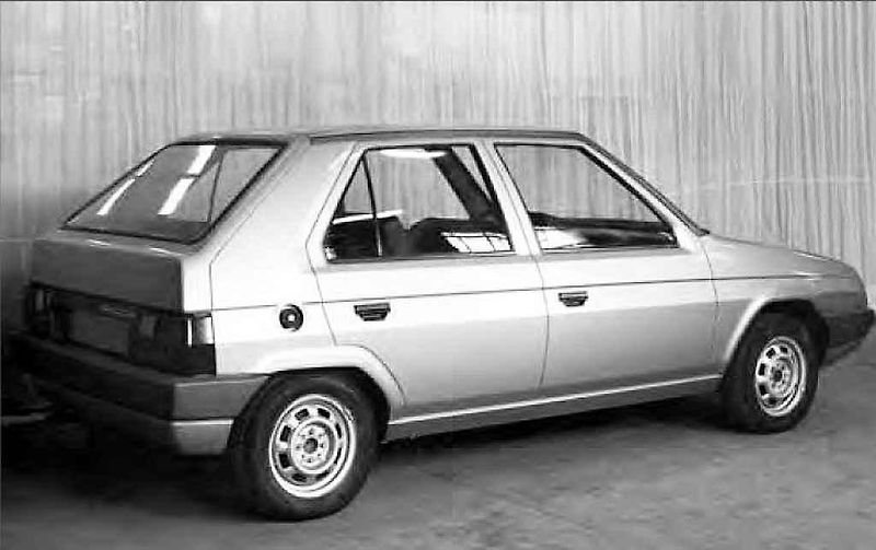 Škoda Felicia mohla být sedan.