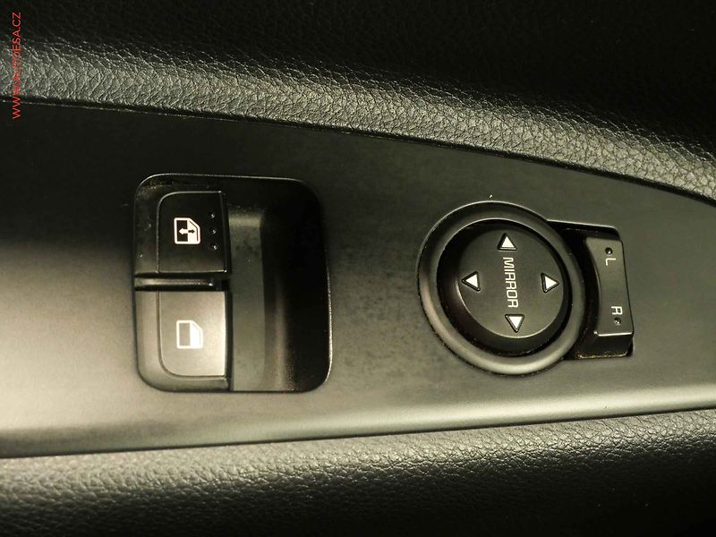 Kia Rio (2019) 1.2i, 2.maj,ČR, AC, park - fotka 14 z 22