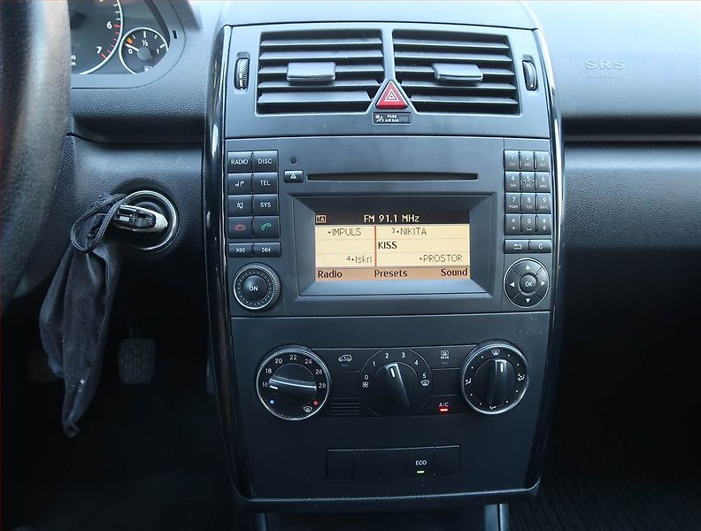 Mercedes-Benz Třídy A (2011) A 160, po STK, CZ doklady - fotka 12 z 16