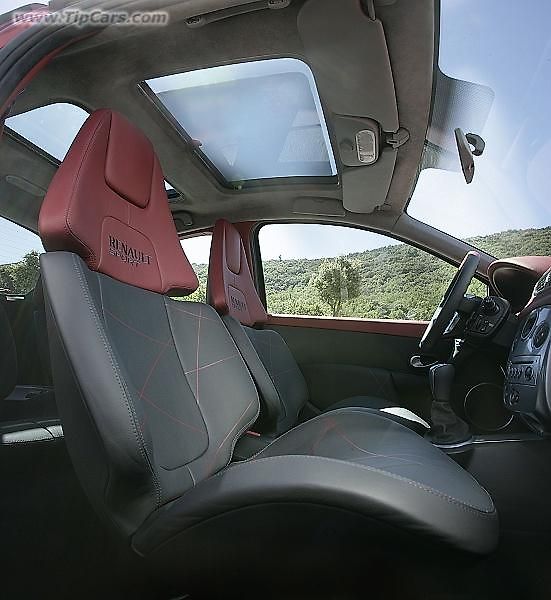 Nejostřejší verze nového Clia bude mít výkon přibližně 200 koní a prodávat se začne příští rok v létě.