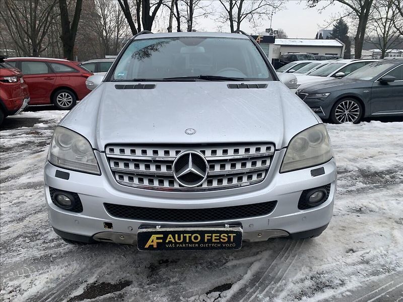 Mercedes-Benz Třídy M 4,0 CDI - fotka 2 z 21