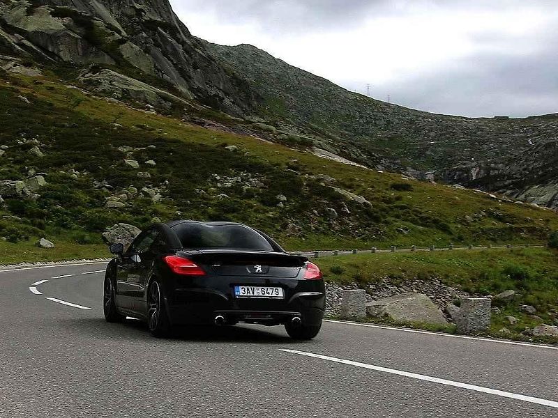 Grimsel Pass, v pozadí parádní Furka Pass