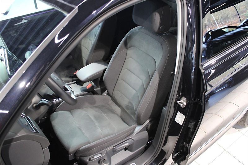 Volkswagen Tiguan Allspace TSi 180kW DSG 4Motion - fotka 10 z 33