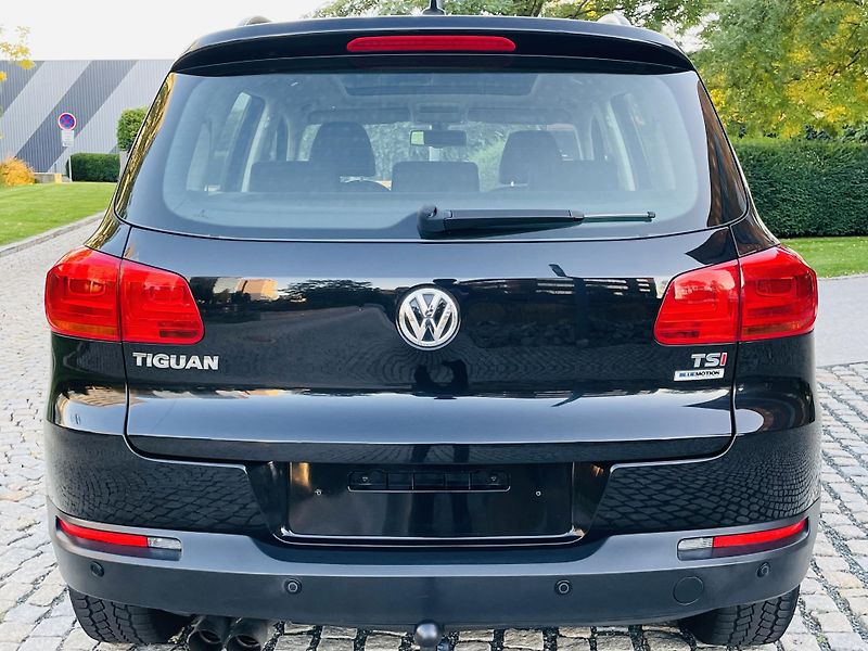 Volkswagen Tiguan 1.4TSI MANUÁL SENZORY TAŽNÉ  - fotka 15 z 45