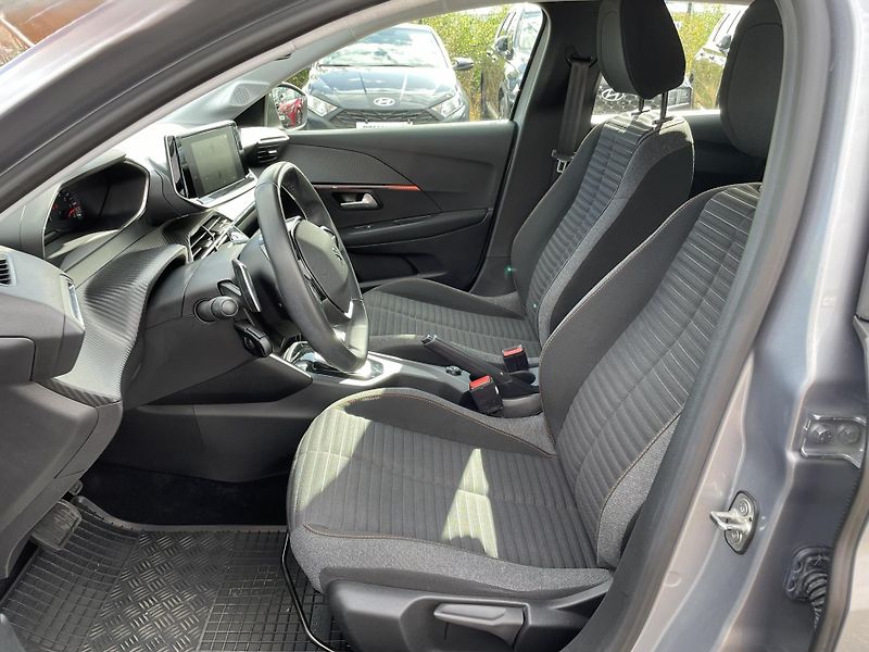 Peugeot 208 ACTIVE 1.2 PureTech 74 kW  - fotka 10 z 22