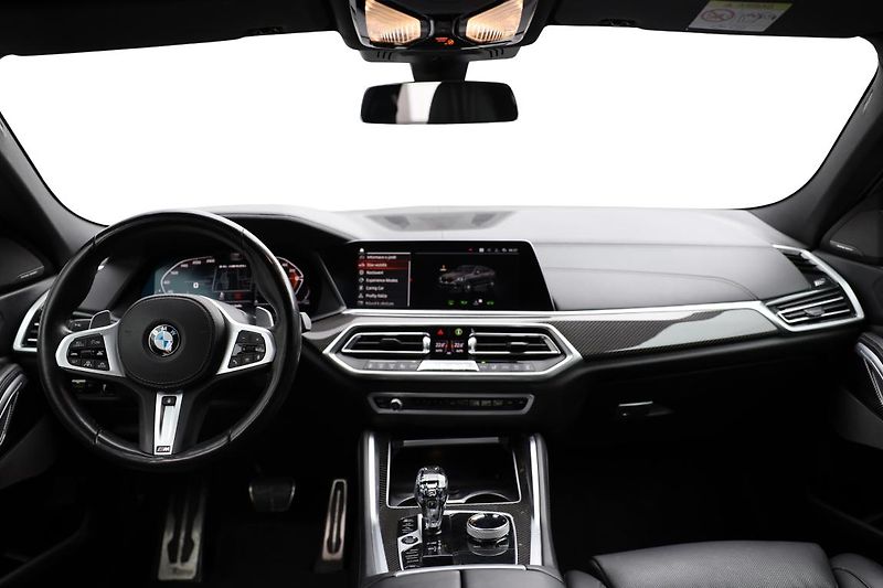 BMW X6 M50i - fotka 12 z 15