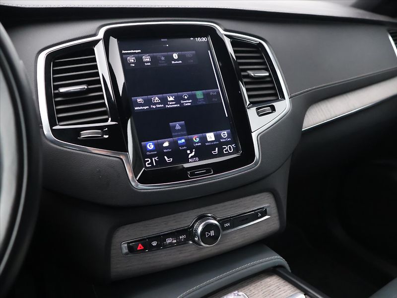 Volvo XC90 2,0 B5 173kW Inscription CZ DP - fotka 19 z 31