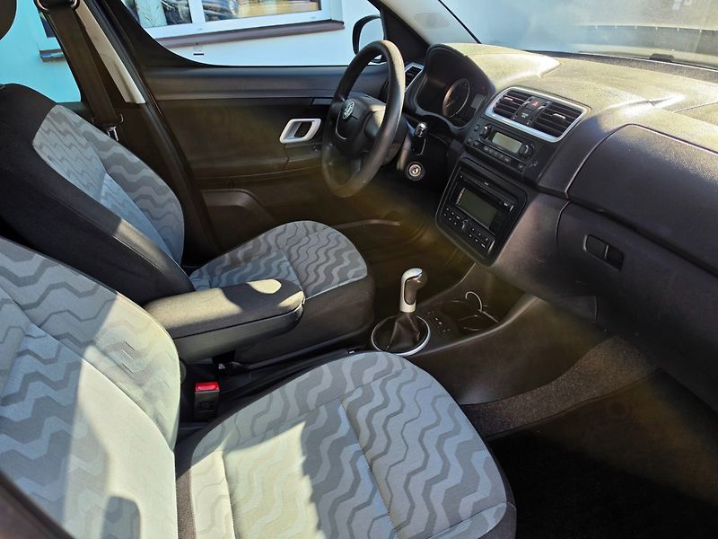 Škoda Roomster (2009) 1.4 16V Tažné - fotka 18 z 29
