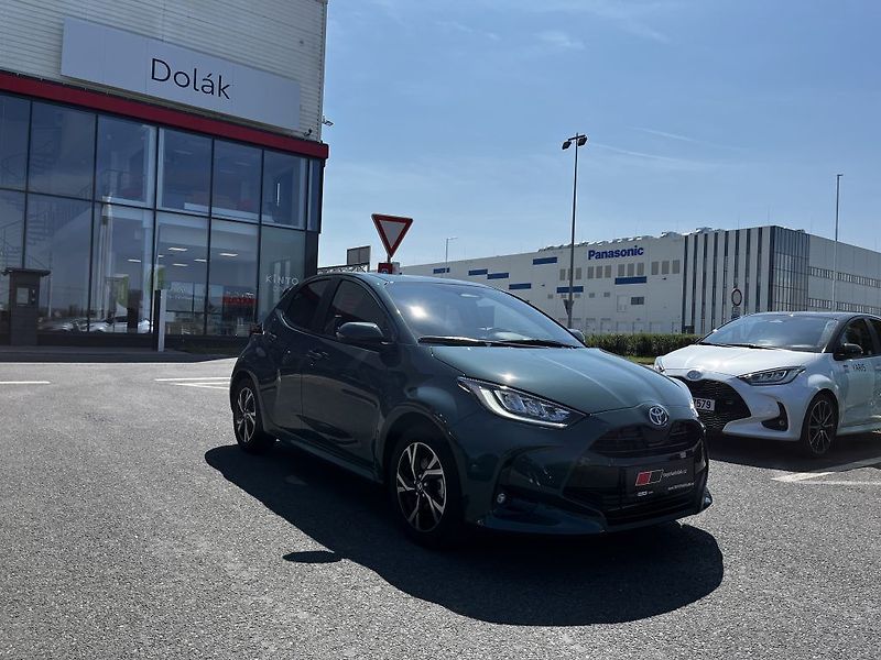 Toyota Yaris 1.5 Hybrid Style ODBĚR IHNED - fotka 1 z 27