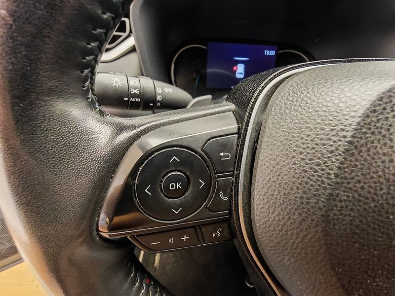 Toyota RAV4 Executiv, 4x4, Hybrid - fotka 27 z 43