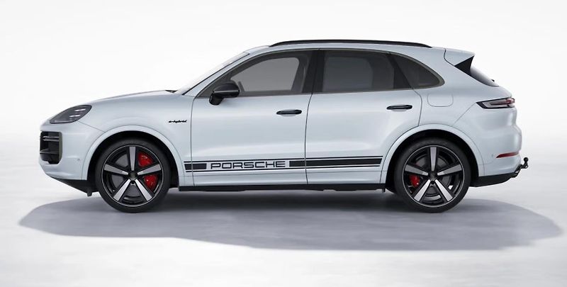 Porsche Cayenne (2026) Turbo E-Hybrid - fotka 2 z 9