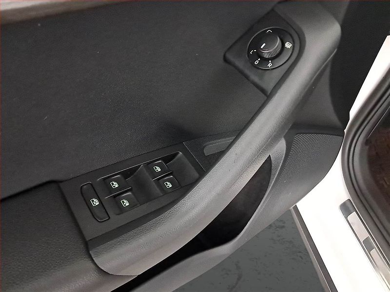 Škoda Octavia (2019) Scout 2.0 TSI, 4X4, Automat - fotka 15 z 18