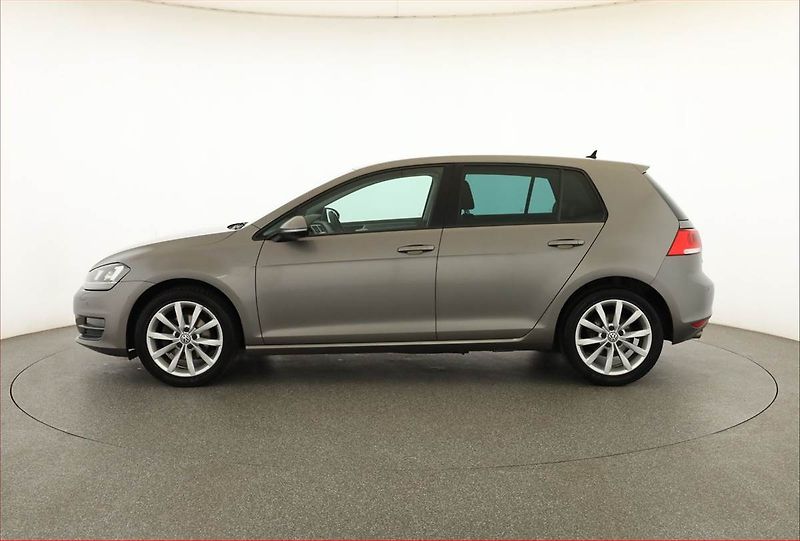 Volkswagen Golf (2017) Comfortline 1.4 TSI, ČR,1.maj - fotka 3 z 19