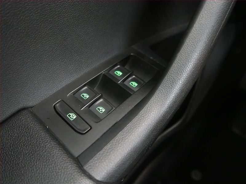 Škoda Octavia (2019) Ambition 1.6 TDI, Serv.kniha - fotka 19 z 19