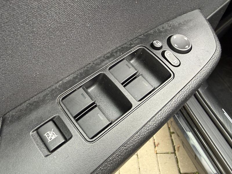 Mazda 6 2.0 Exclusive - fotka 25 z 32
