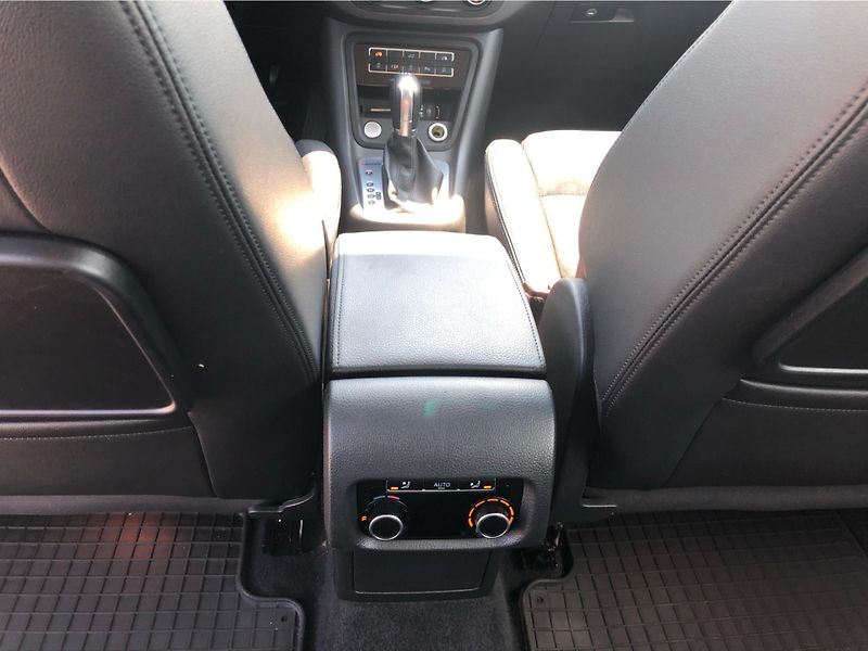 Volkswagen Sharan 2,0 TDI DSG 4motion Highline - fotka 22 z 29