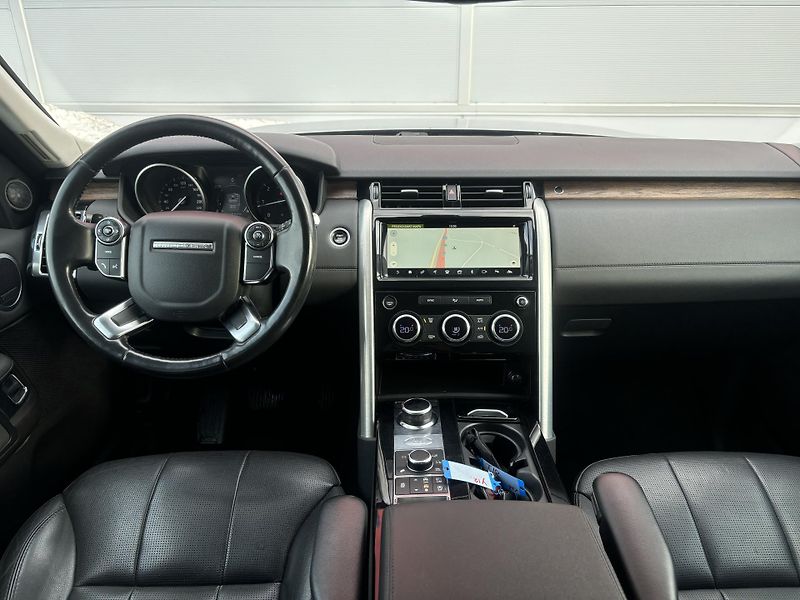 Land Rover Discovery 2.0SD4 177kW LUXURY 7-Míst TZ - fotka 12 z 29
