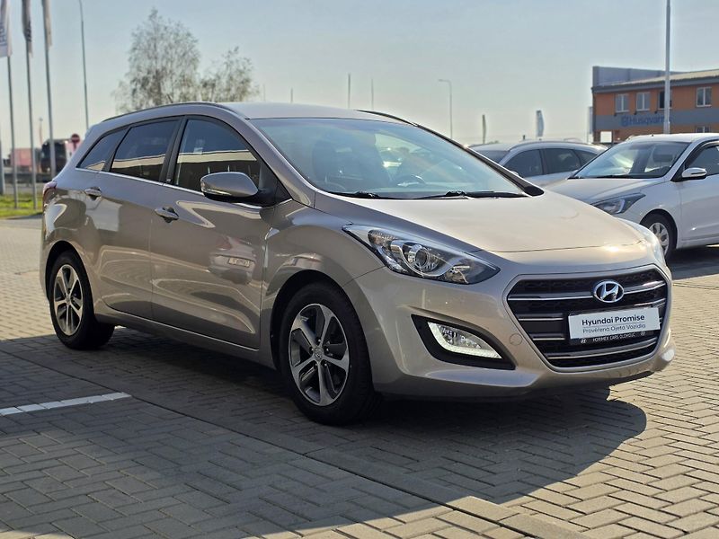 Hyundai i30 (2016) 1,6 GDI 99kW WG - fotka 7 z 17