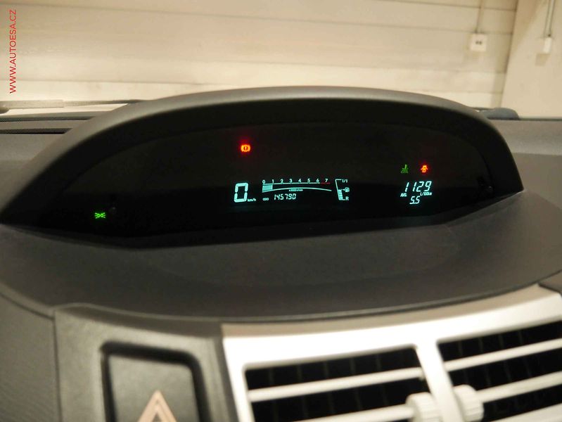 Toyota Yaris (2007) 1.0i, ČR, Klima - fotka 13 z 16