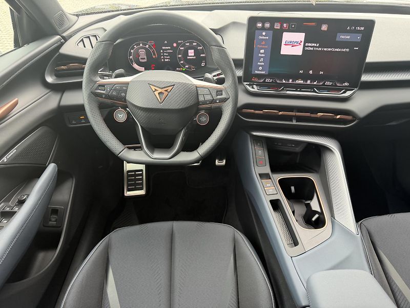 Cupra Terramar (2026) 2.0TSI 150kW 4WD R20 NT ZÁR 5L - fotka 18 z 37