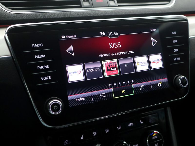 Škoda Superb 2,0 TDI 110kW Style DSG LED CZ - fotka 24 z 38