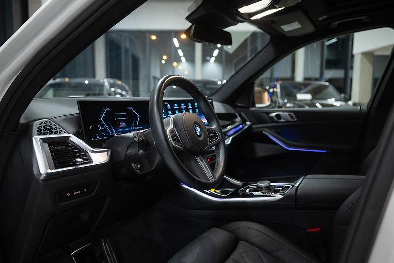 BMW X5 (2025) M40xD 250KW NEZÁVISLÉ TAŽNÉ  - fotka 23 z 59