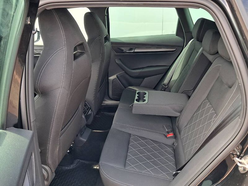 Škoda Karoq (2023) SPORTLINE 1.5 TSI / 110 kW DSG - fotka 23 z 29