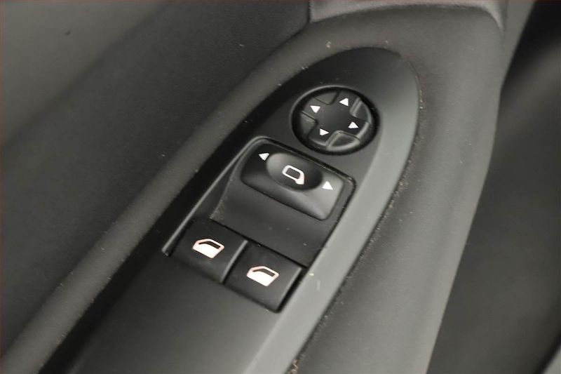 Citroën C4 (2013) 1.4 16V, Tempomat - fotka 11 z 13