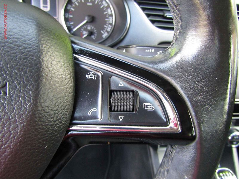 Škoda Octavia (2016) 1.6 TDi, Style, +kola - fotka 14 z 20