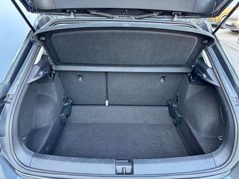 Volkswagen T-Roc (2022) 1.0 TSI 81kW - fotka 32 z 35