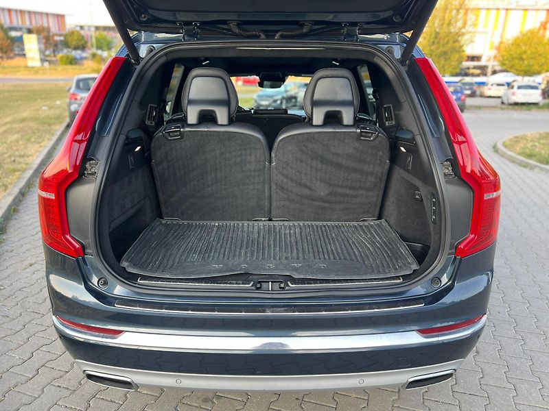 Volvo XC90 (2020)  T8 AWD Plug-in Hybrid  - fotka 11 z 15
