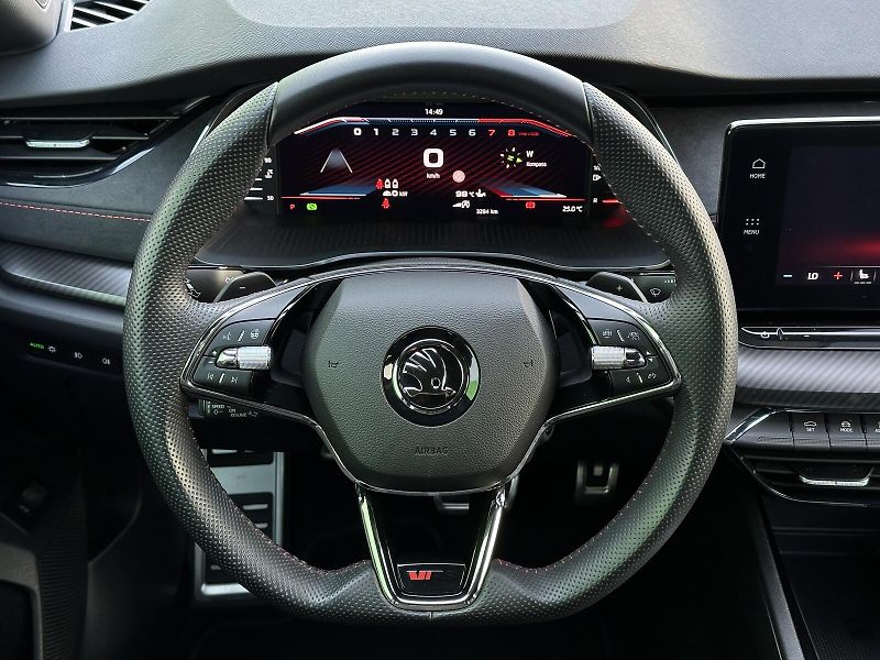 Škoda Octavia RS 2.0 TSi 180kW Matrix-LED V. - fotka 23 z 54
