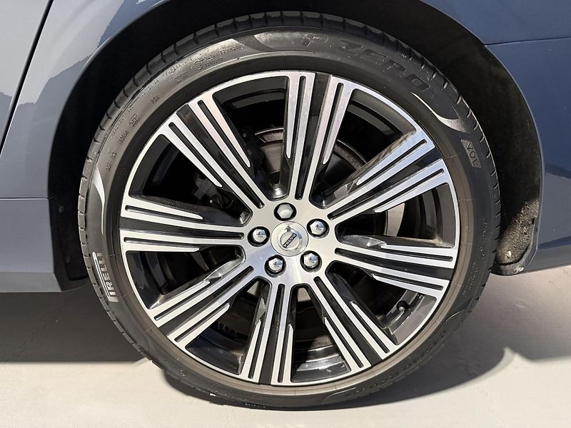 Volvo V90 T8 AWD Recharge Inscription Au - fotka 17 z 17