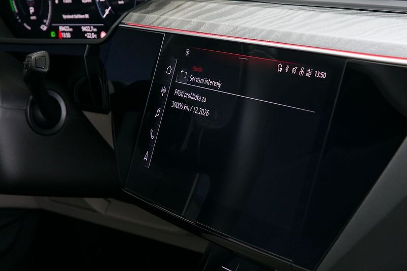 Audi e-tron 55 300kW S-Line Tažné Panorama - fotka 42 z 47