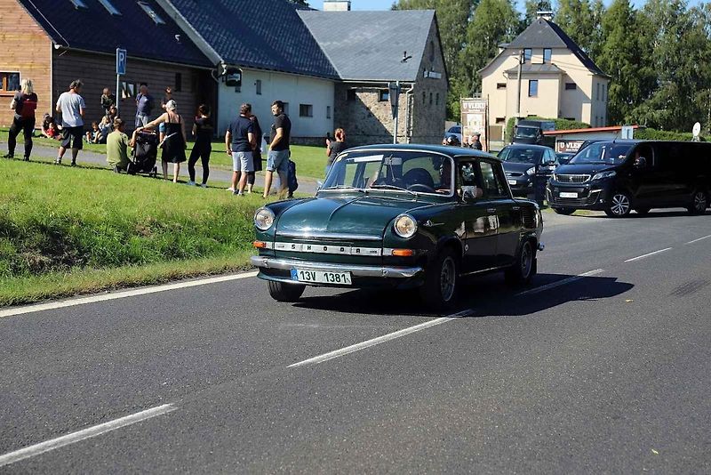 V Dolním Podluží si dali sraz majitelé strojů z dob budování socialismu.