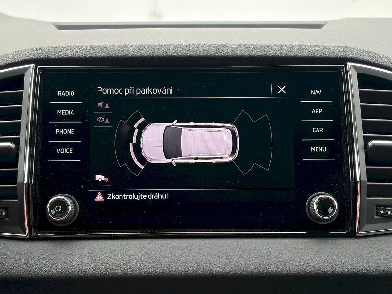 Škoda Karoq (2025) DSG 2.0 TDI / 110 kW / 4x4 / T - fotka 32 z 35