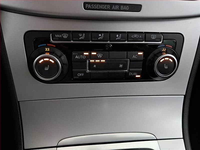 Volkswagen Passat (2010) 1.6 TDI, Serv.kniha, nová STK - fotka 13 z 18