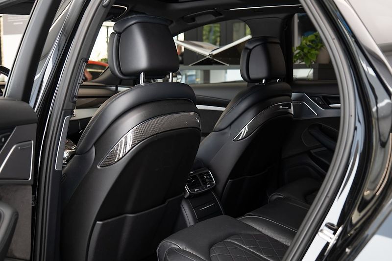 Audi S8 - fotka 11 z 28