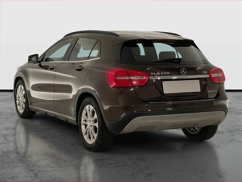 Mercedes-Benz GLA (2014) 220 CDI 4MATIC, 4X4 - fotka 4 z 24