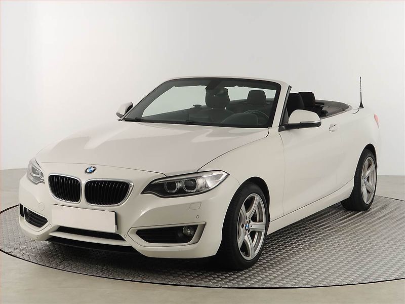BMW Řada 2 (2017) 218d, Automat, Serv.kniha - fotka 2 z 21