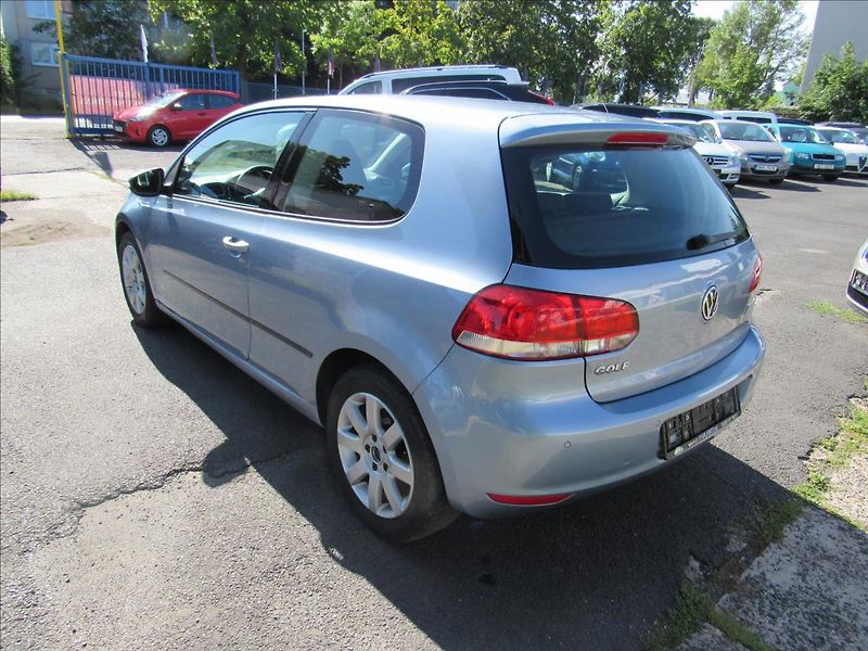 Volkswagen Golf 1,4 59kW - fotka 4 z 28