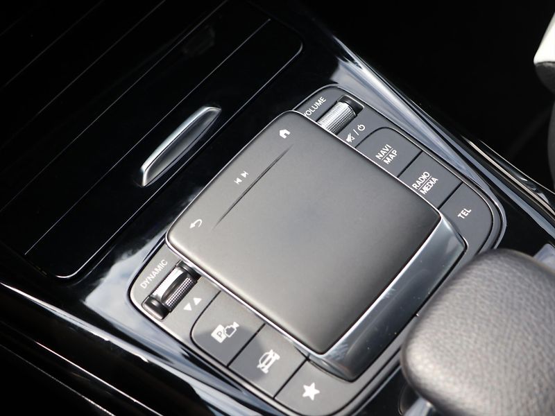 Mercedes-Benz CLA 2,0 35 AMG 225kW 4Matic DPH CZ - fotka 29 z 39
