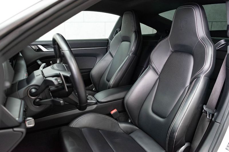 Porsche 911 CARRERA S - fotka 8 z 34