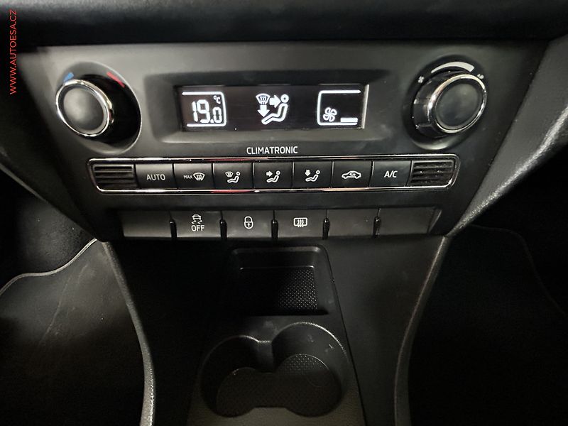 Škoda Rapid (2013) 1.2 TSi, ČR, Klima - fotka 13 z 16