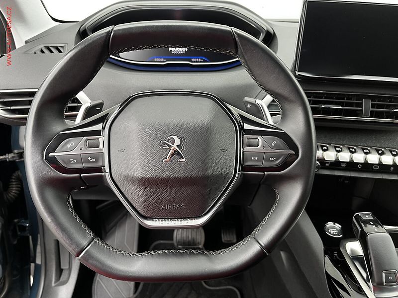 Peugeot 3008 (2022) 1.2 PT, 1.maj,ČR, Allure, AT - fotka 16 z 18